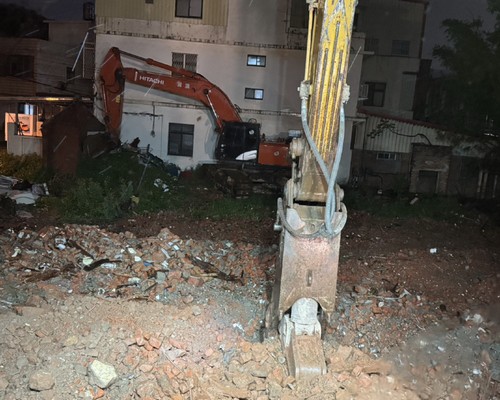 新竹裝潢拆除, 新竹房屋拆除工程費用?, 新竹民宅拆除, 新竹辦公室拆除, 新竹工廠拆除, 新竹建築物拆除, 新竹東區挖土機拆除, 新竹東區房屋拆除, 新竹東區拆除整地, 新竹東區拆除, 新竹東區廠房拆除, 新竹東區鐵皮屋拆除, 新竹東區打牆拆除工程,
新竹東區挖土機出租. 新竹東區整地. 新竹東區拆除工程, 新竹東區房屋拆除, 新竹東區工廠拆除, 新竹東區牆壁打除, 新竹東區拆除工程