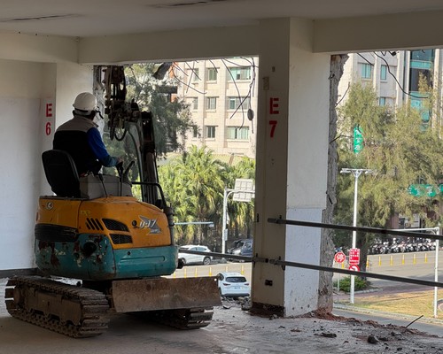 新竹拆除工程, 新竹鐵皮屋拆除, 新竹水泥塊打除, 新竹水泥地板打除, 新竹RC地板打除, 新竹磚塊牆打除. , 新竹隔間拆除, 新竹輕隔間拆除, 新竹地基打除, 新竹房屋拆除工程費用？, 新竹民宅拆除, 新竹辦公室拆除, 新竹工廠拆除, 
						新竹建築物拆除, 新竹挖土機拆除, 新竹房屋拆除, 新竹拆除整地, 新竹拆除, 新竹廠房拆除, 新竹鐵皮屋拆除, 新竹打牆拆除工程, 
						新竹挖土機出租. 新竹整地. 新竹拆除工程, 新竹房屋拆除, 新竹工廠拆除, 新竹牆壁打除, 新竹拆除工程